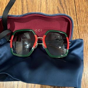 Womens Gucci Urban GG0106S Sunglasses - brand new never worn!